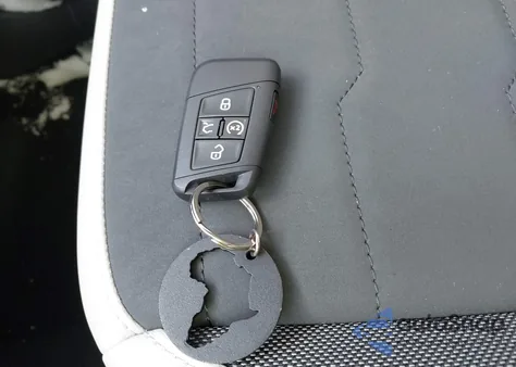 2025 Volkswagen Taos 1.5T Se из США, поврежденный, VIN 3VVVC7B24SM009189